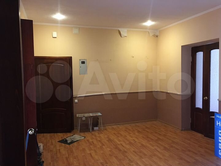 4-к. квартира, 101 м², 2/4 эт.