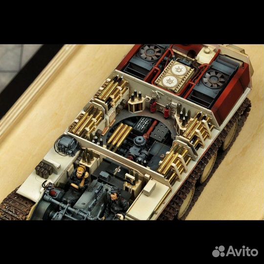 Модель танка с экипажем 1:35