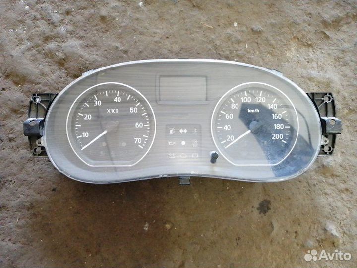 Щиток приборов Renault Logan 2011
