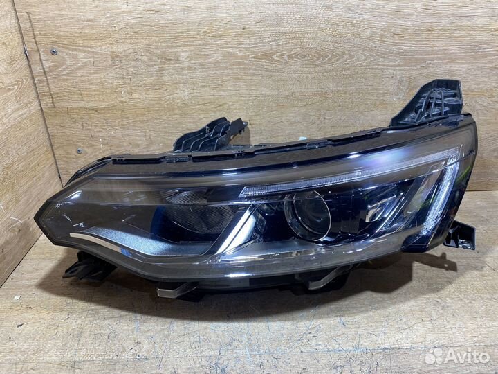 Фара передняя левая Renault Talisman 142176