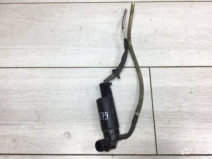 Насос омывателя передний Toyota Avensis универсал