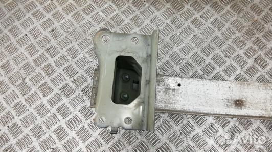 Усилитель бампера передний (кронштейн) toyota coro