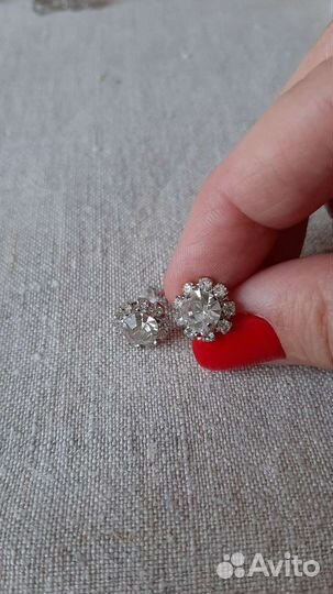 Серьги гвоздики