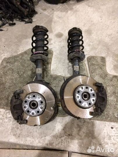 Фольксваген Туран Touran суппорт переднйи L R