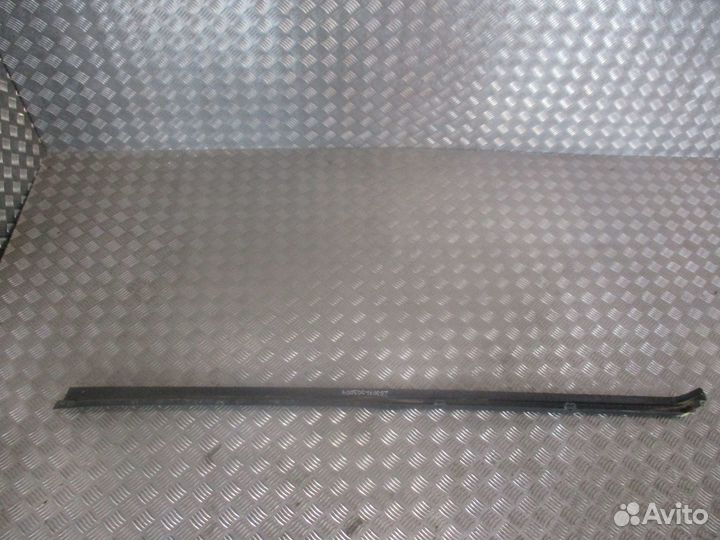 Молдинг водоотводящий правый Mercedes-Benz A941698