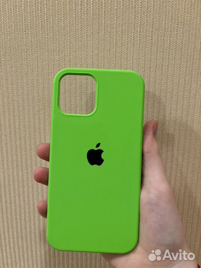 Чехлы на iPhone 12