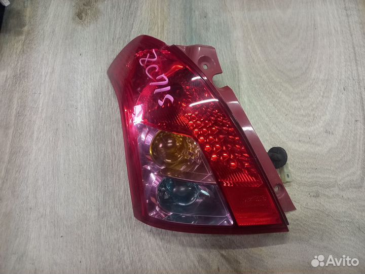 1333 Стоп-сигнал задний левый Suzuki Swift ZC71S
