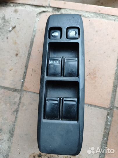 Кнопка стеклоподъемника Kia spectra primera р12
