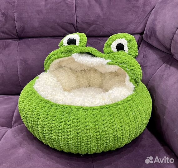 Лежанка для собак и кошек ручной работы