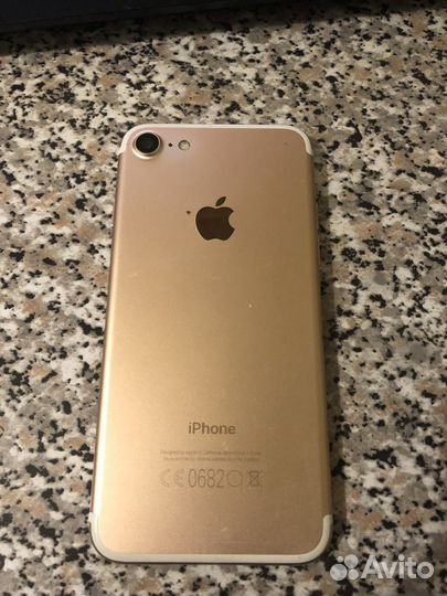 Телефон iPhone 7