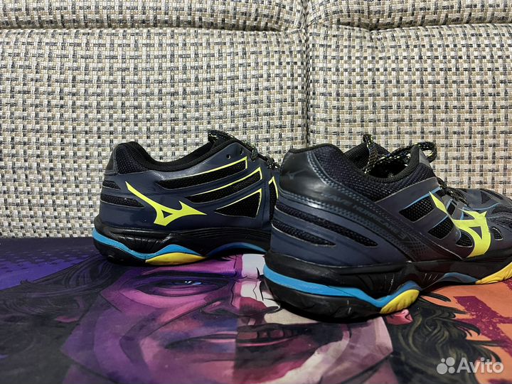 Волейбольные кроссовки mizuno