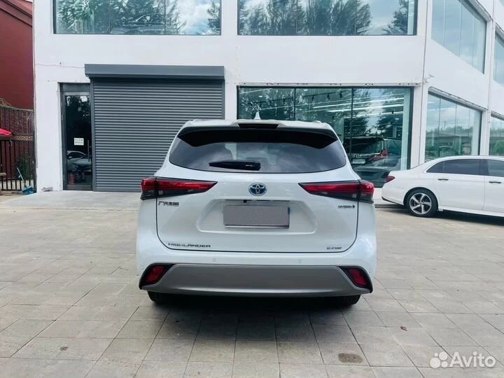 Toyota Highlander 2.5 AT, 2022, 10 000 км