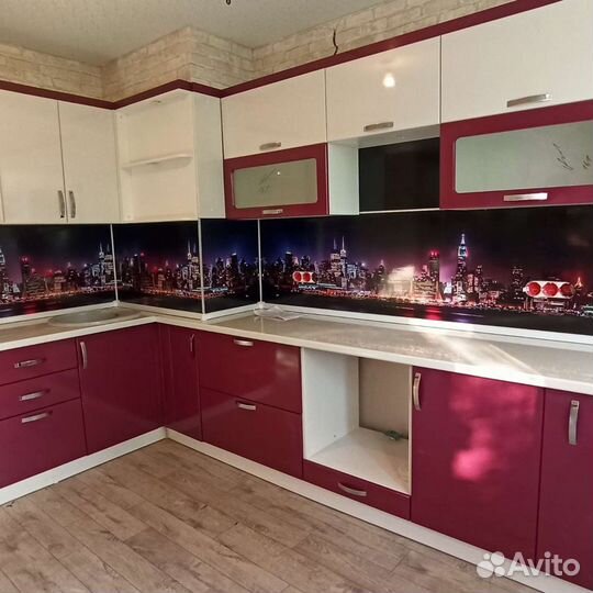 Кухонный гарнитур на заказ от фабрики