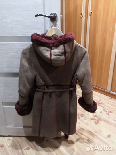 Дубленка натуральная на девочку 6-8 лет