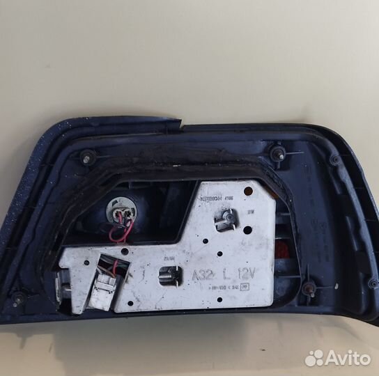 Фонарь задний левый nissan bluebird u14