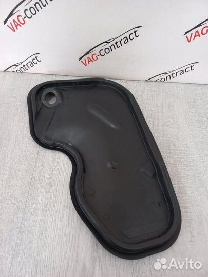 Заглушка двери задняя правая Volkswagen Polo 1.6