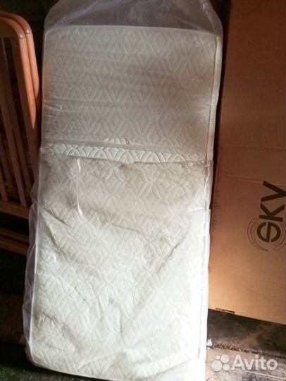 Детская кроватка с матрасиком б/у