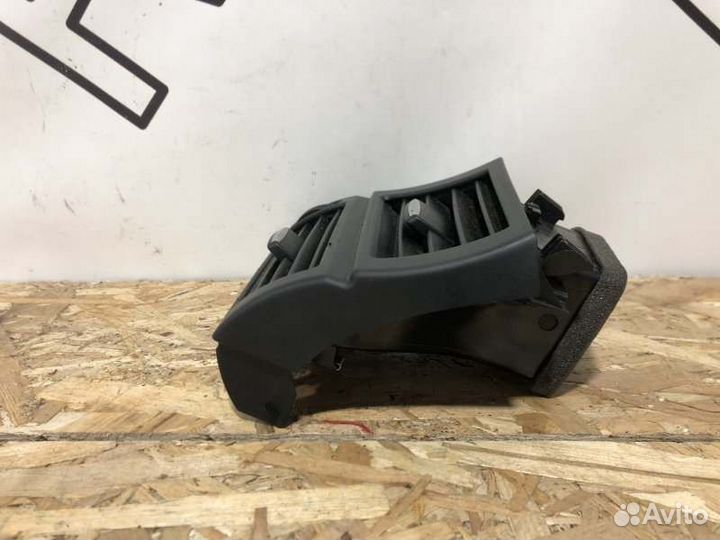 Дефлектор воздушный передний правый Bmw X5 E70