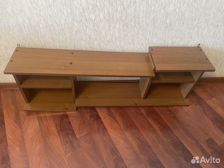 Полка книжная настенная бу