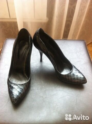 Продам черные туфли р.37 из натур.кожи под лак