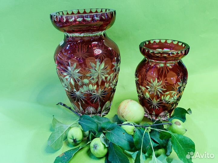 Две цветочные вазы малиновый хрусталь германия