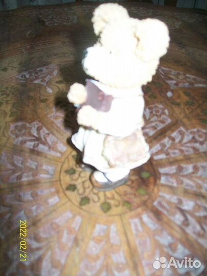 Статуэтка мишка-девочка с книгой