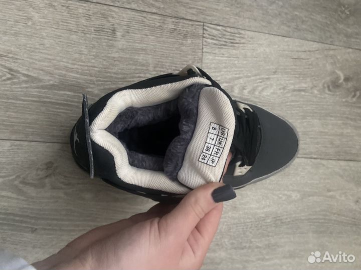 Кроссовки зимние женские 37.5 38