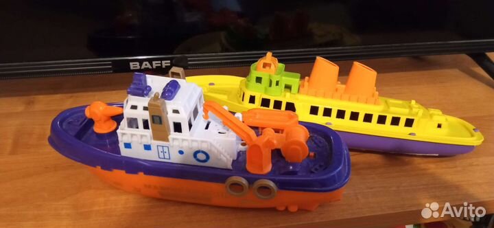 Кофточки, комбинезоны, игрушки