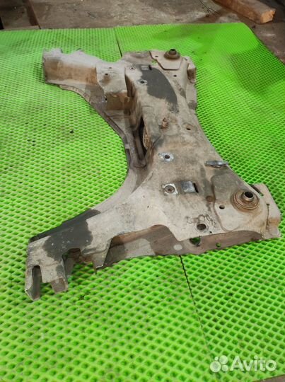 Подрамник Renault Megane 2