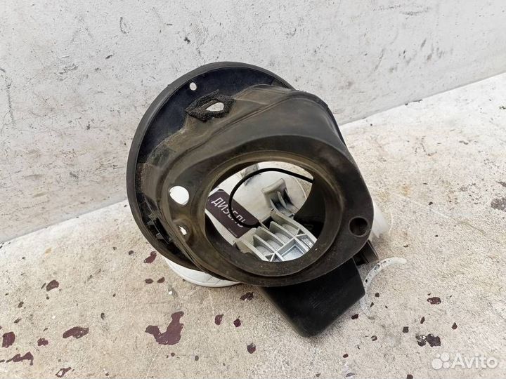 Лючок бензобака Киа Sorento 2 XM