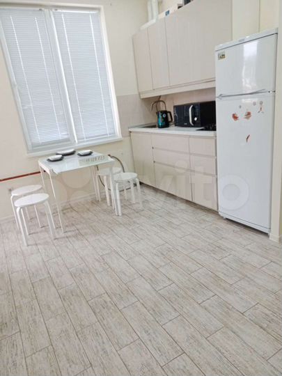 2-к. квартира, 42 м², 3/3 эт.