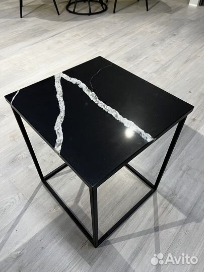 Журнальный столик