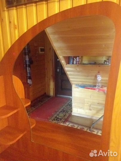 Тумба с зеркалом в спальню в идеал состоянии