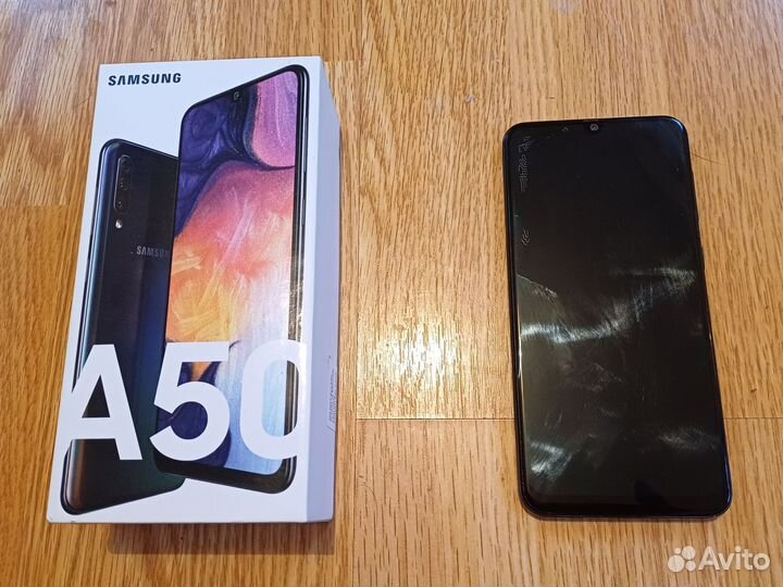Samsung Galaxy A50, 4/64 ГБ