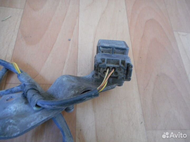 Кронштейн Audi A8 (D2) I (1994–1999)