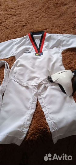 Кимоно и защита на пах