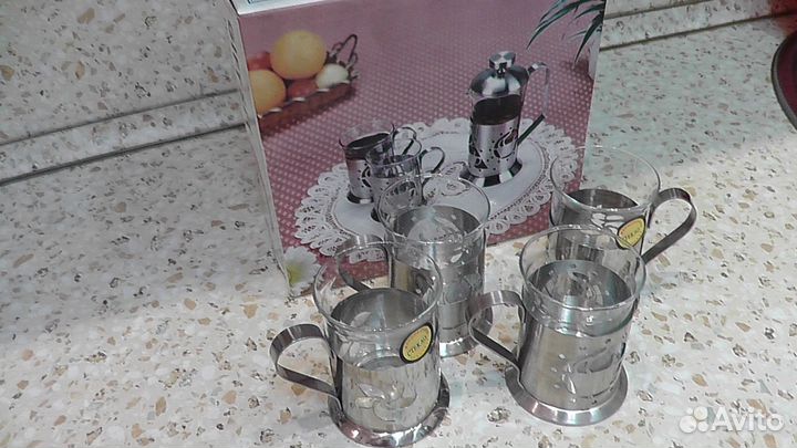 Набор стаканов с подстаканниками 2+2