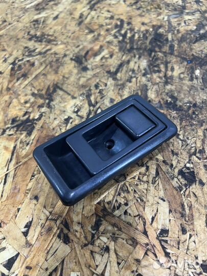 Ручка внутренняя пер правая Тойота Королла E90