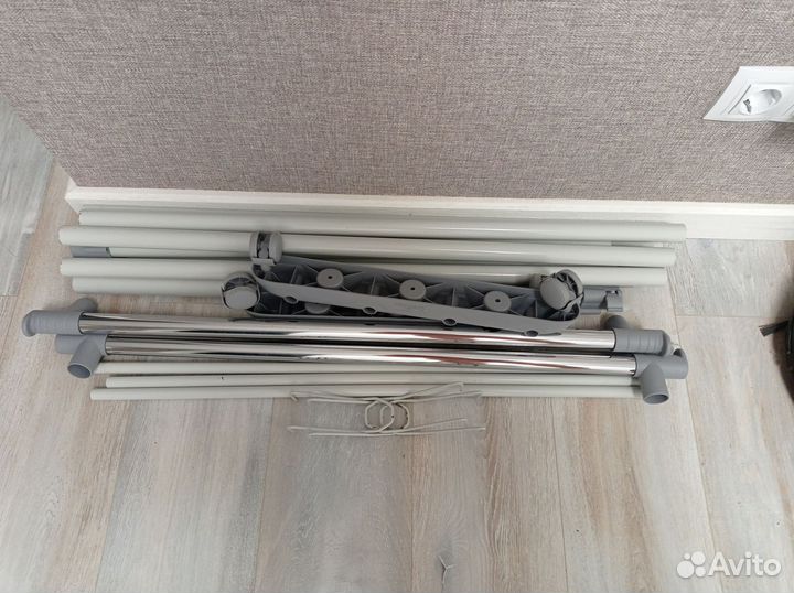 Вешалка для одежды напольная на колесах