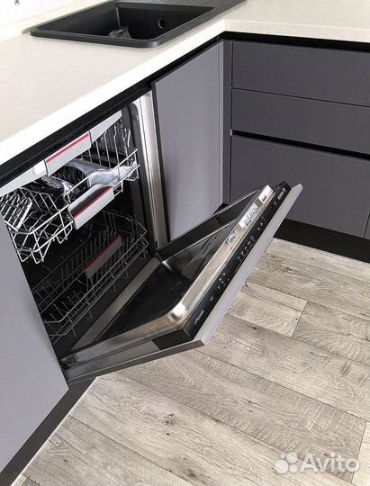 Кухня в потолок