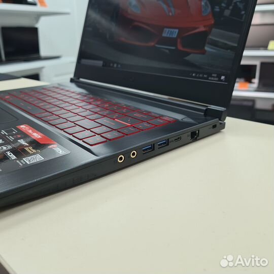 Игровой MSI 15.6