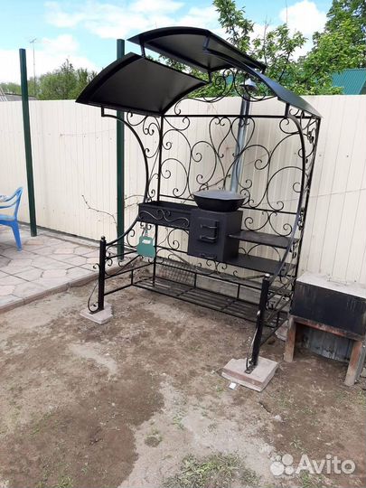Мангал с крышей