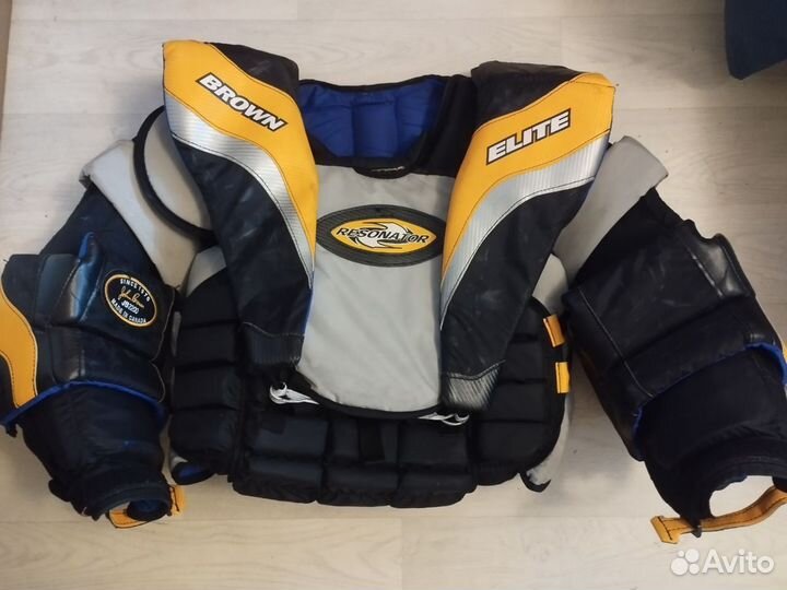 Нагрудник вратаря brown