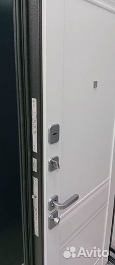 Входная дверь