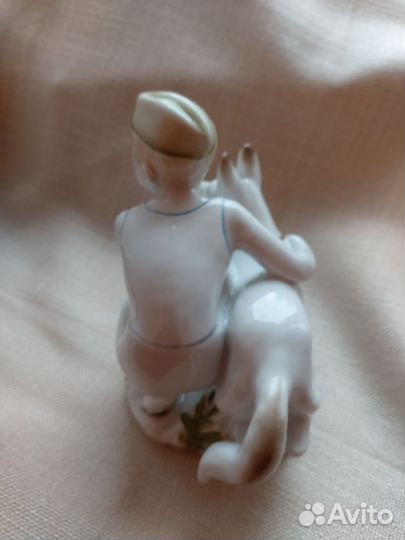 Статуэтки фарфор