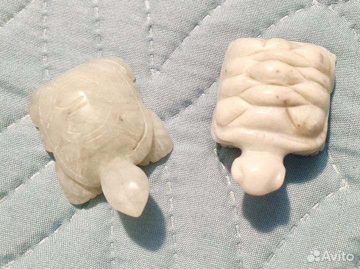 Фигурки из нефрита и горного хрусталя