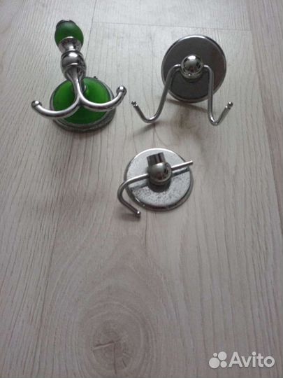 Крючки для одежды