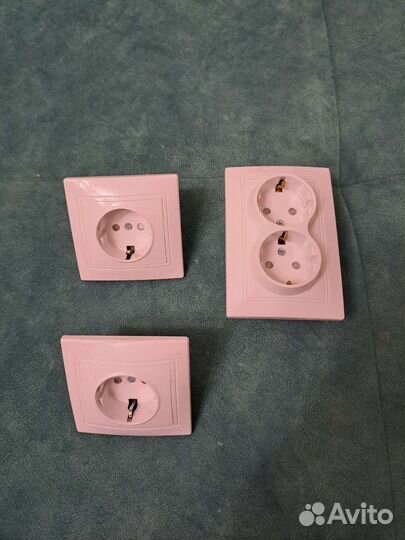 Светильник настенный,подвесы люстр,розетки