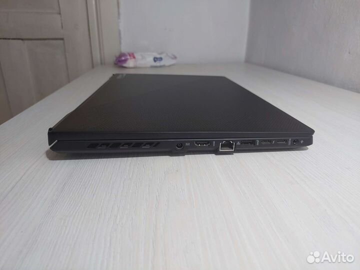 Asus ROG zephyrus m16