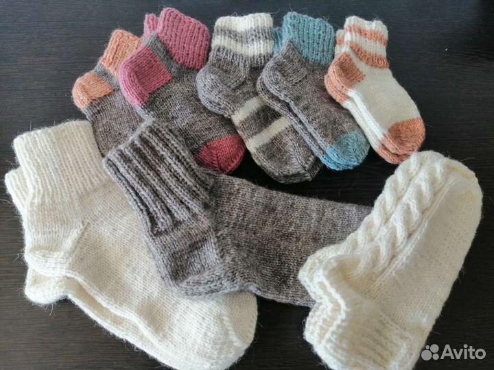 Шерстяные носки вязаные и повязки на голову